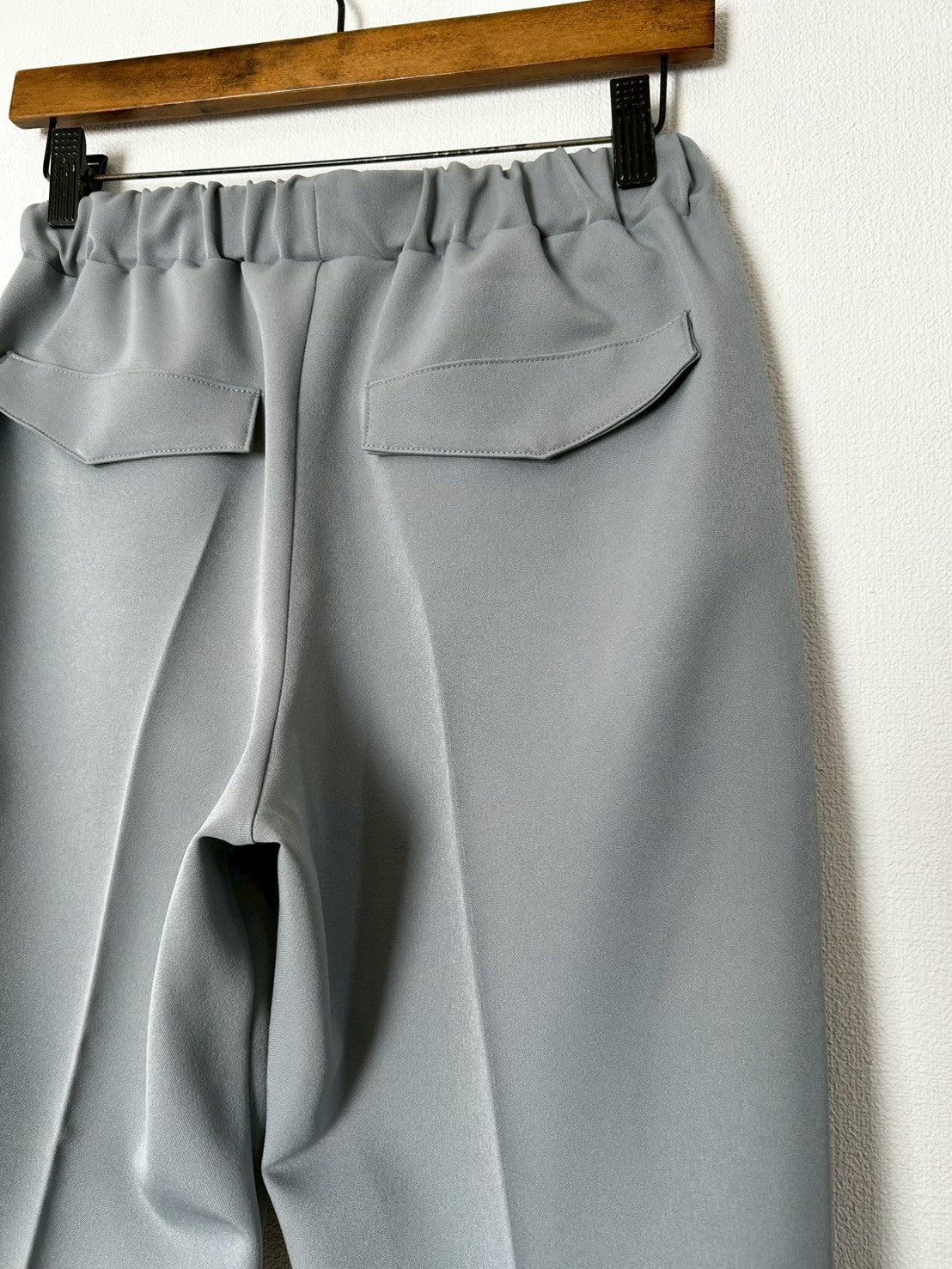 スモーキーブルーの2WAYストレッチツイル
